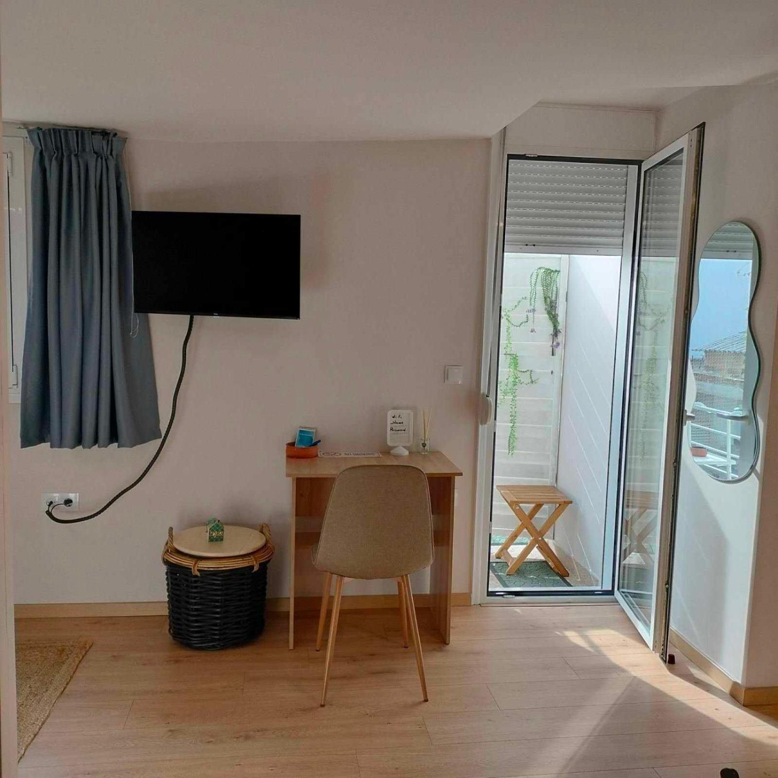 Apartment Gargaretta Wildflower 4 Athens